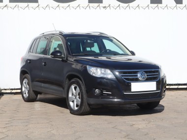 Volkswagen Tiguan , Skóra, Klimatronic, Parktronic, Podgrzewane siedzienia-1