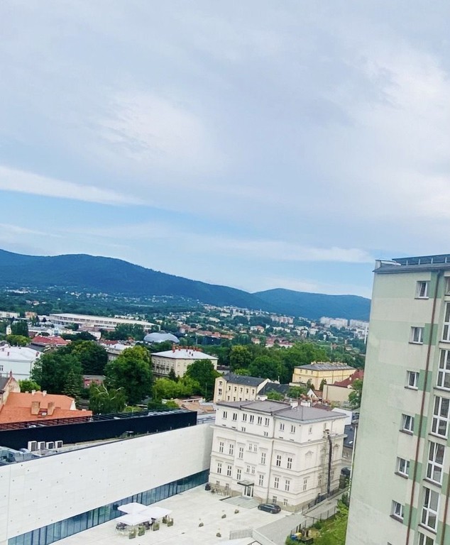 Widokowe mieszkanie blisko centrum - Więcej