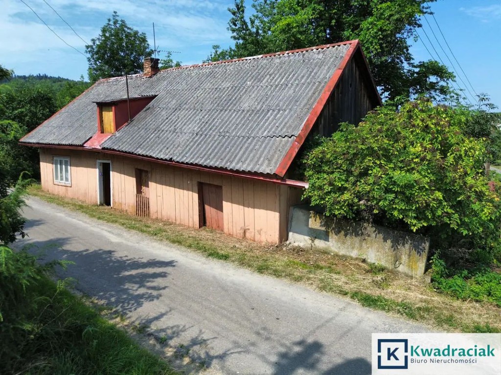 Głębokie – drewniany dom do remontu