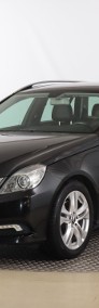 Mercedes-Benz Klasa E W212 , Serwis ASO, Skóra, Xenon, Bi-Xenon, Klimatronic, Tempomat,-3