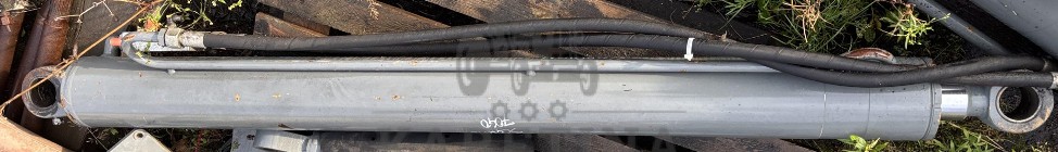 Claas Scorpion 7040 Siłownik Podnoszenia Siłownik Wyrównania 0013003700 0013003720