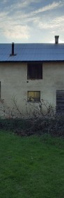 Dom w Piskorowicach z budynkami gospodarczymi -4