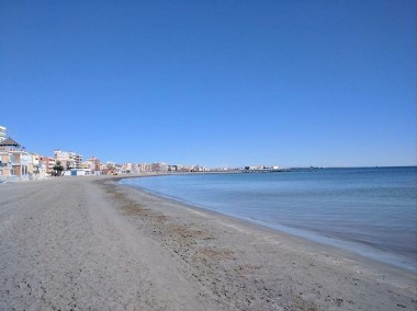 Domek tuż przy plaży w Hiszpanii-1