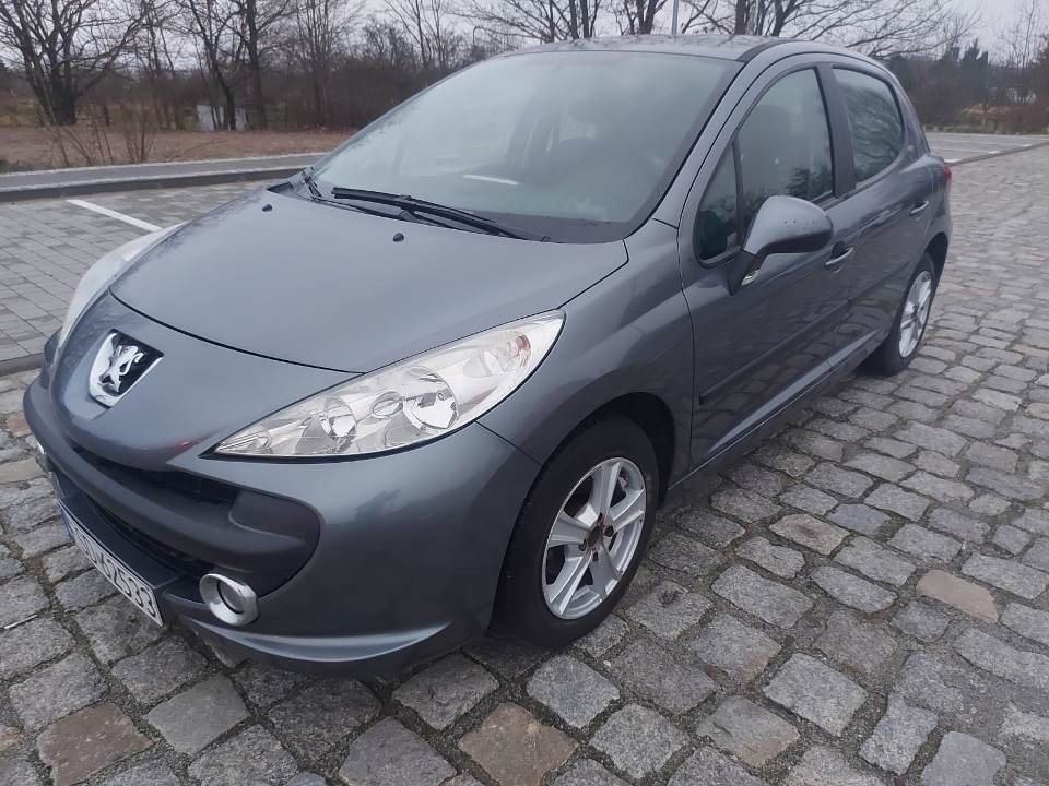 Peugeot 207 rok 2008