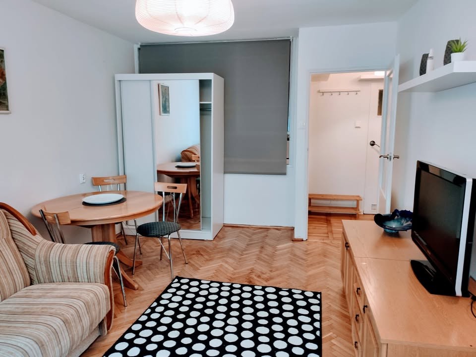 Ciche, w samym centrum 2 pokoje z oddzielną kuchnią - Widok 6