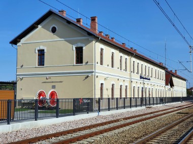 Stalowa Wola Rozwadów dworzec PKP - do wynajęcia lokal o pow. 35,92 m2-1