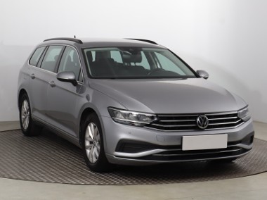 Volkswagen Passat B8 , Salon Polska, Automat, Navi, Klimatronic, Tempomat,-1