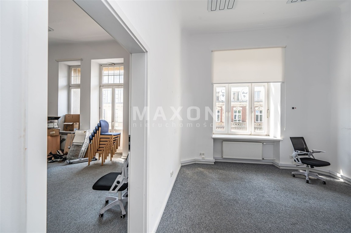Biuro, 170 m² przy ul. Mokotowskiej - More
