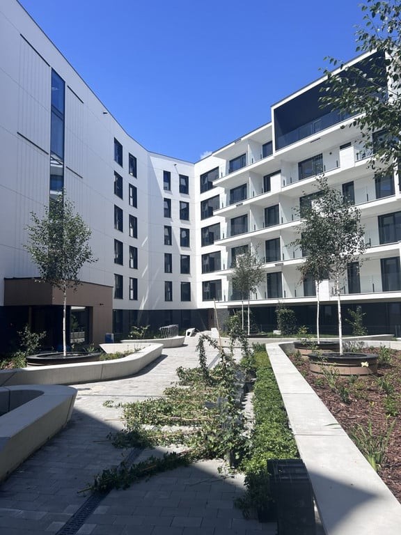 La Vie House — 7