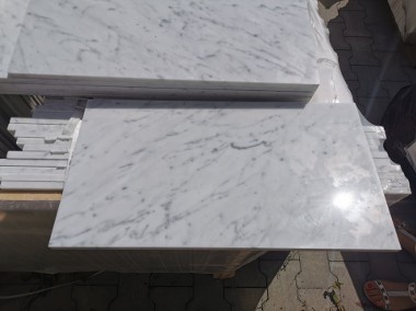 Płytki marmurowe CARRARA BIANCO pasy 1,5 cm poler-1