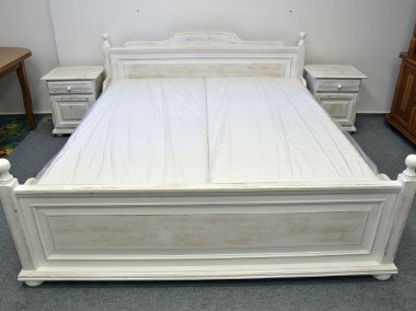 łóżko z nowymi materacami i szafkami - jak nowe-1