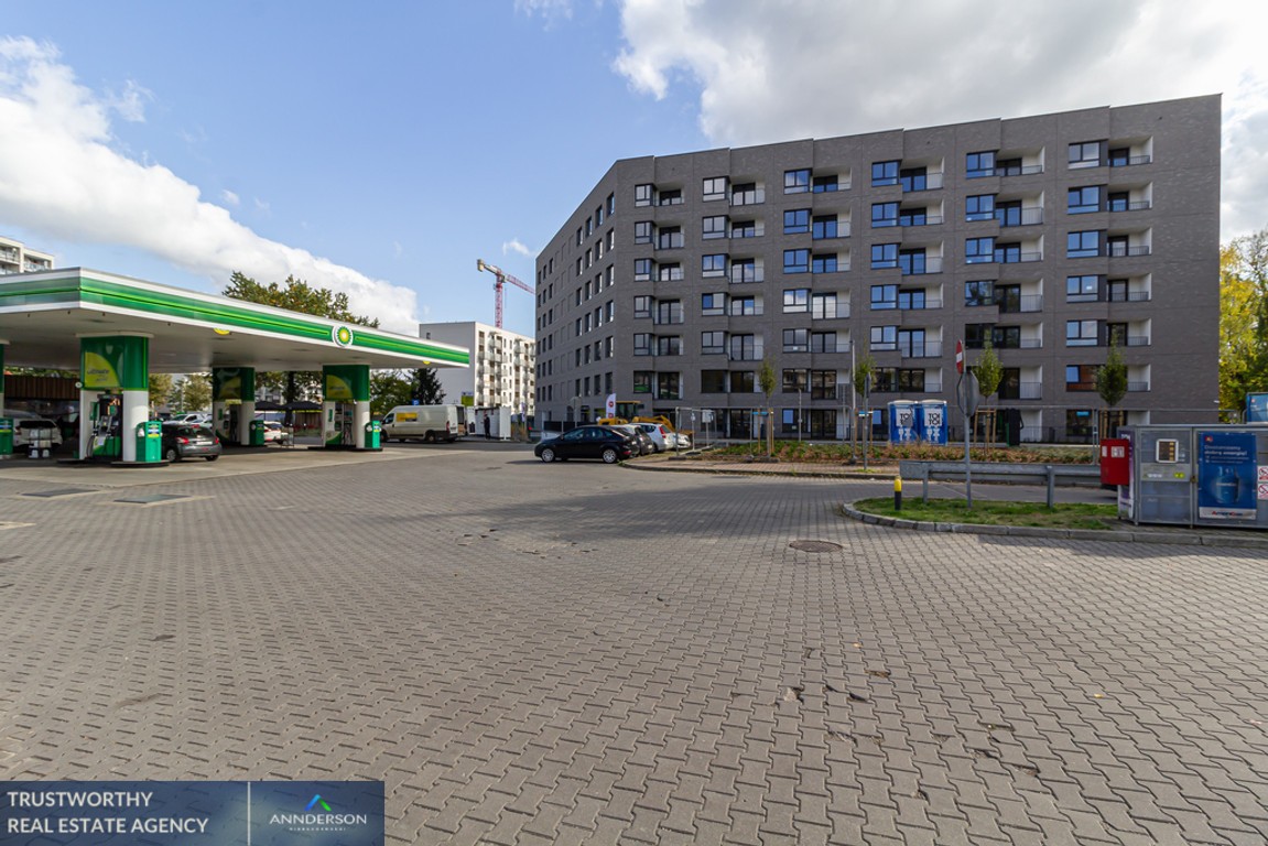 Lokal pod usługi/handel/biuro blisko centrum. - Więcej