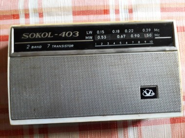 Radio Sokol 403 z czasów ZSRS; Na 7 tranzystorach. Odbiera fale długie i średnie-1