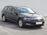 Volkswagen Passat B8 , Navi, Klimatronic, Tempomat, Parktronic