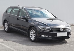 Volkswagen Passat B8 , Navi, Klimatronic, Tempomat, Parktronic