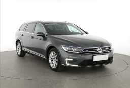 Volkswagen Passat B8 , 1. Właściciel, Serwis ASO, Automat, Navi, Klimatronic,