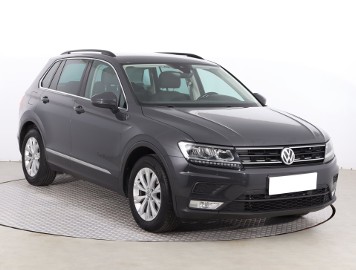 Volkswagen Tiguan , Salon Polska, DSG, Navi, Klimatronic, Tempomat, Parktronic,