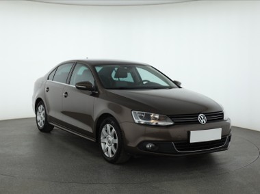 Volkswagen Jetta VI , Salon Polska, Serwis ASO, Skóra, Klimatronic, Tempomat,-1