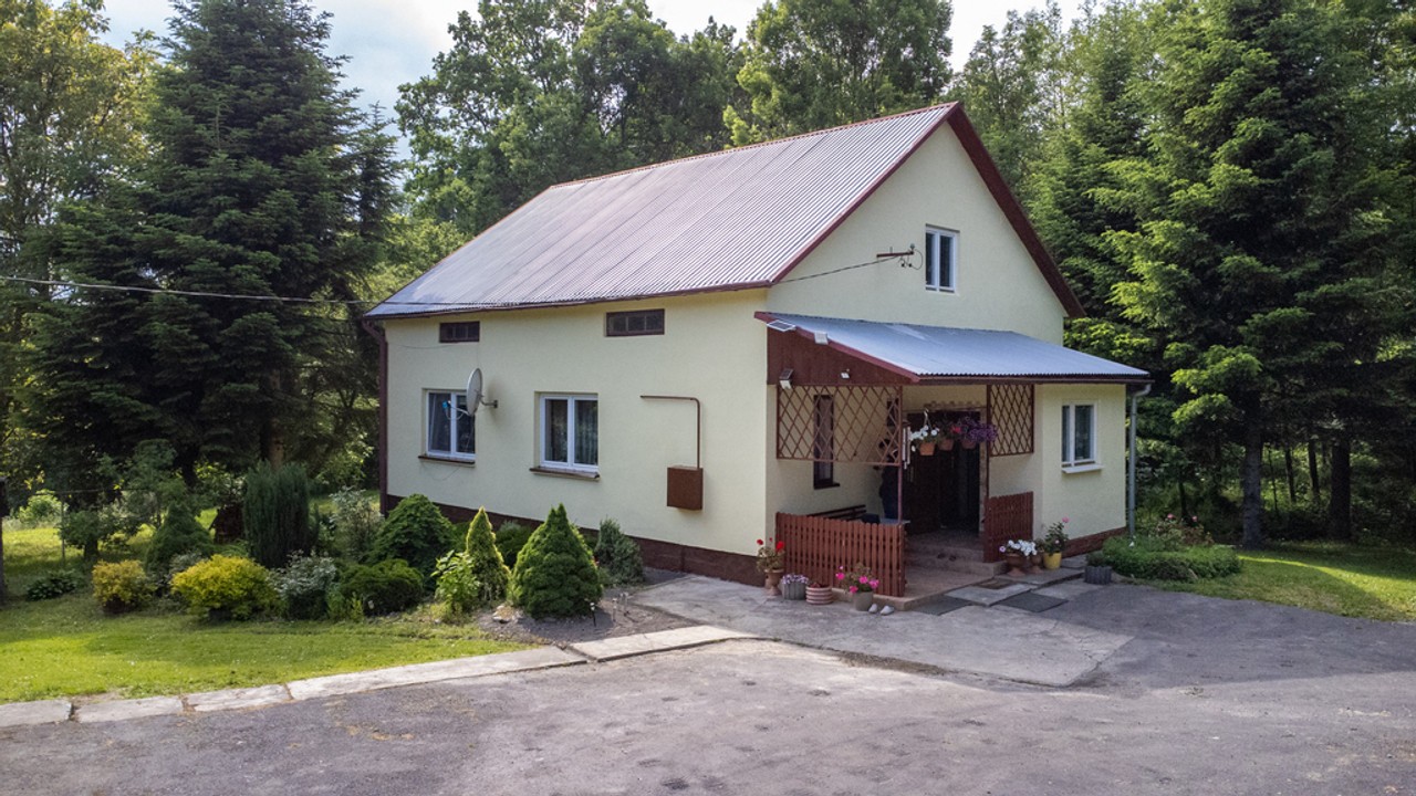 Dom w środku lasu – 86 arów prywatności i ciszy