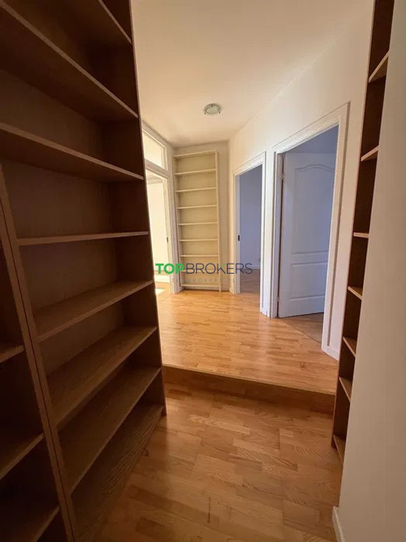 Biuro w centrum przy samym metrze, parking - Widok 5