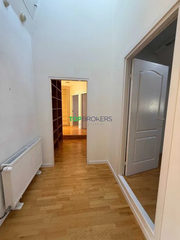 Biuro w centrum przy samym metrze, parking - Widok 6
