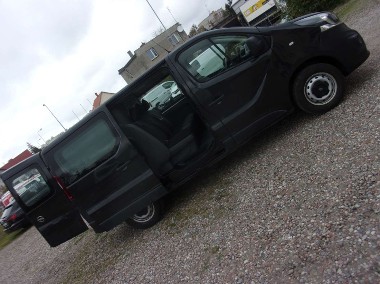 Opel Vivaro-1