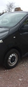 Opel Vivaro-3