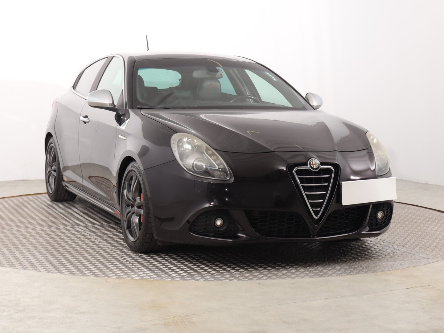 Alfa Romeo Giulietta , Skóra, Xenon, Bi-Xenon, Klimatronic, Tempomat, Parktronic