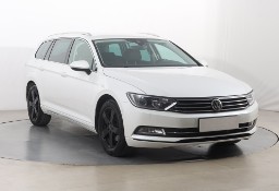 Volkswagen Passat B8 , Navi, Klimatronic, Tempomat, Parktronic