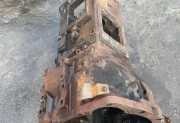 New Holland 8160 - obudowa skrzyni biegów 5164693