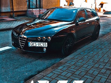 Piękna Alfa Romeo 159-1