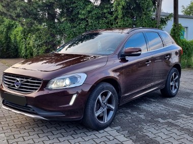 Volvo XC60 I Momentum-1