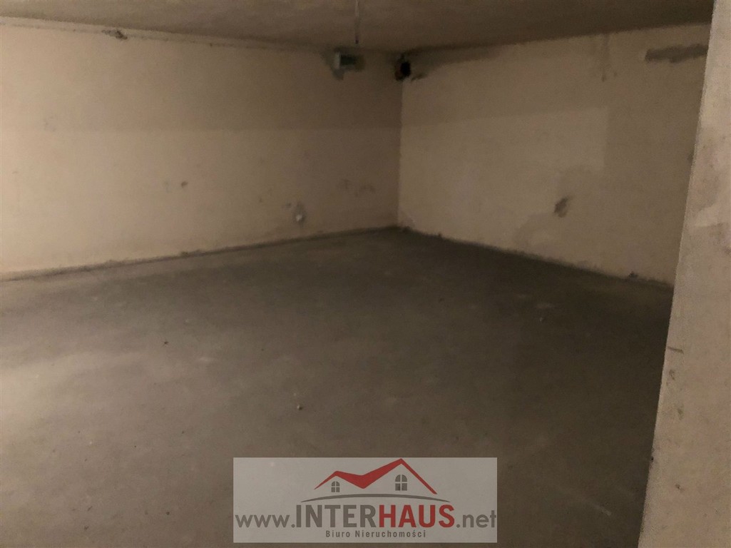 Hala o pow. 1222 m² z biurami i socjalem+ piwnica - Więcej