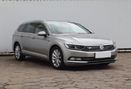 Volkswagen Passat B8 , Skóra, Navi, Klimatronic, Tempomat, Parktronic,