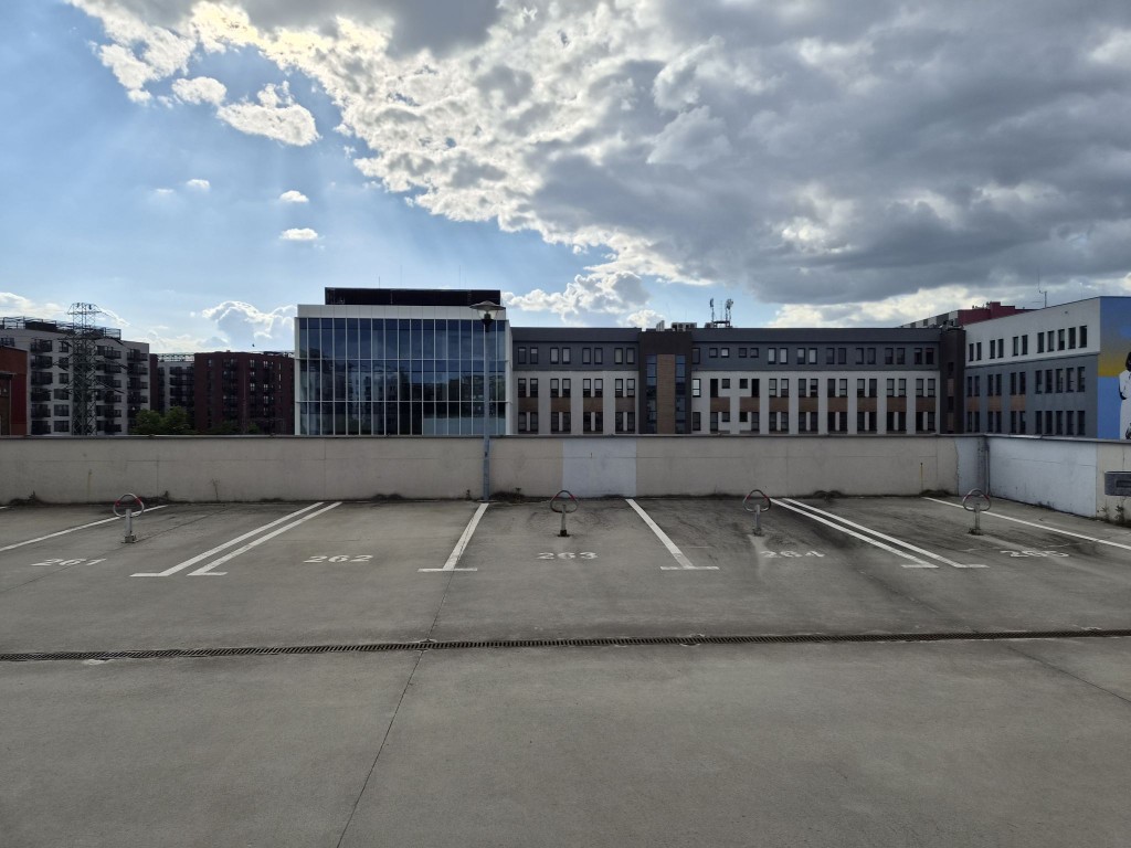 Parking przy Starostwie i ALDI – pohled 4