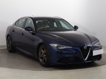 Alfa Romeo Giulia , Salon Polska, Serwis ASO, Automat, Skóra, Navi, Xenon,