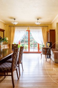 <p>Stylowy dom z malowniczym ogrodem</p>-2