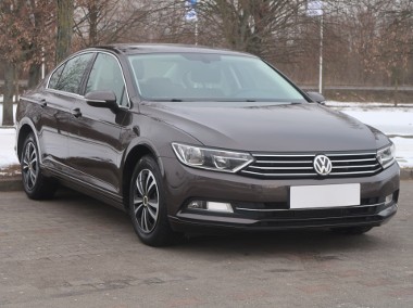 Volkswagen Passat B8 , Salon Polska, Serwis ASO, Klimatronic, Tempomat, Parktronic-1