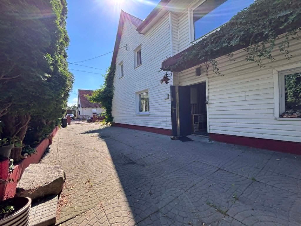 Dom w dzielnicy Piaski – pohled 2