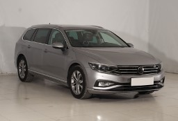 Volkswagen Passat B8 , Automat, Skóra, Navi, Klimatronic, Tempomat, Parktronic,