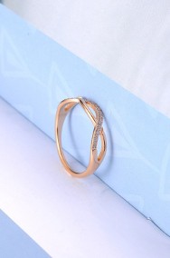 Nowy pierścionek stal szlachetna złoty kolor białe cyrkonie celebrytka fale-2