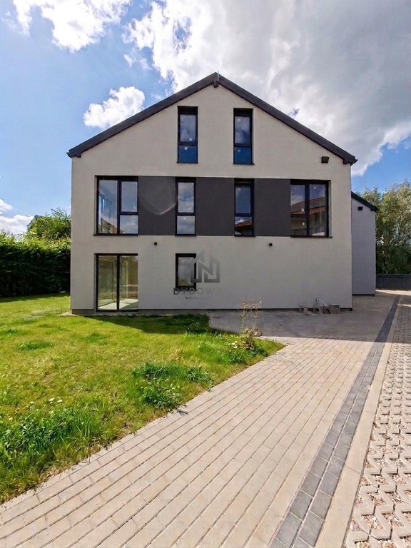 Dom na sprzedaż, 4 pokoje, 148 m², Zakręt