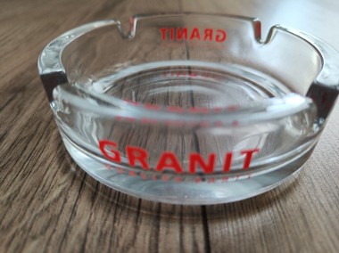 Popielniczka szklana z logo firmy Granit-1