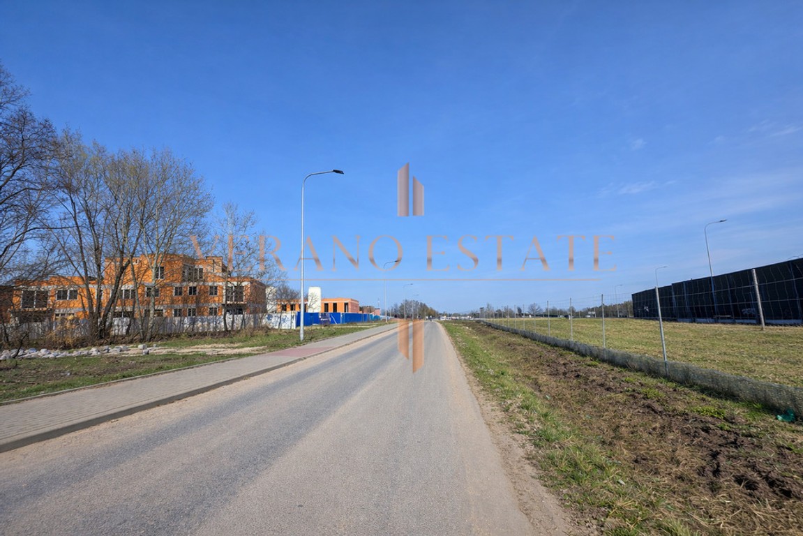 DZIAŁKA INWESTYCYJNA – MARKI | PRZY TRASIE S8 – pohled 3