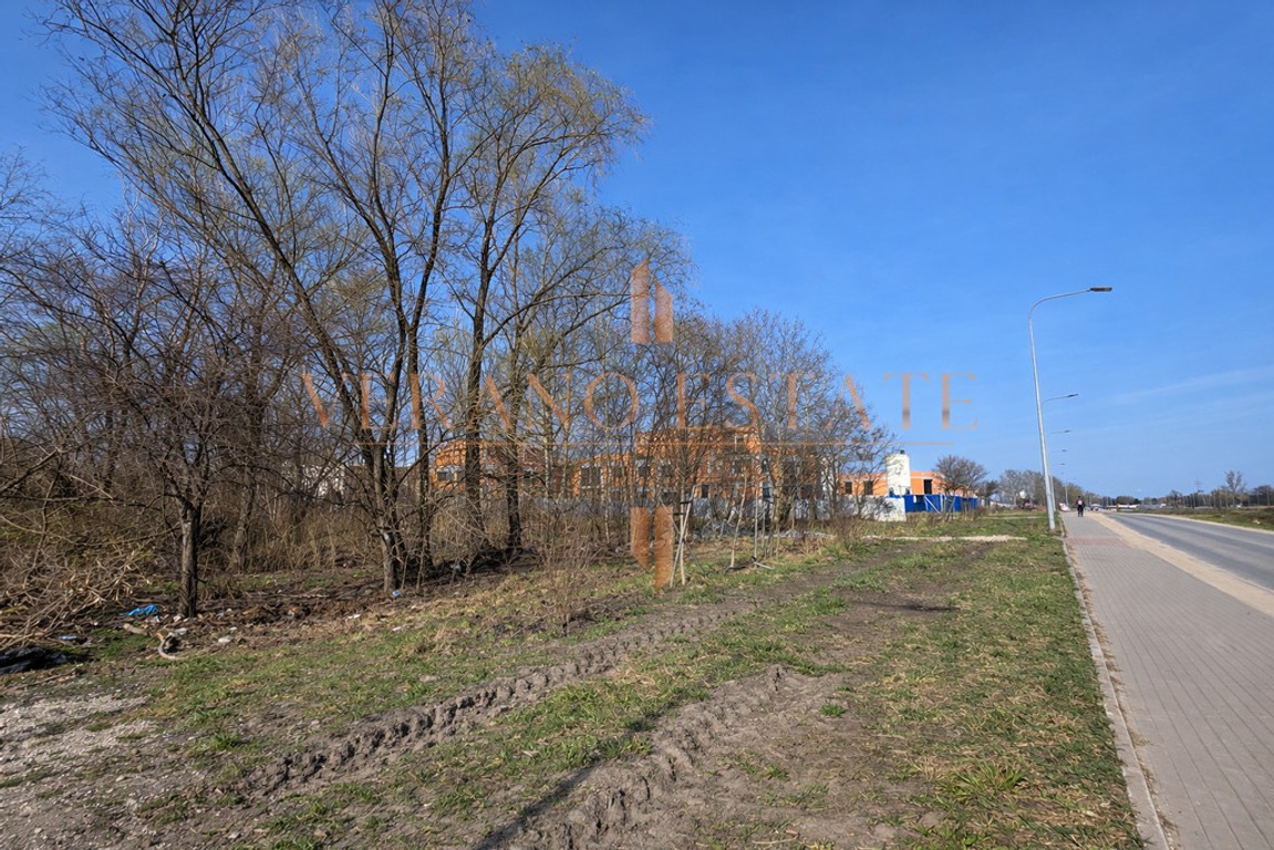 DZIAŁKA INWESTYCYJNA – MARKI | PRZY TRASIE S8 – další