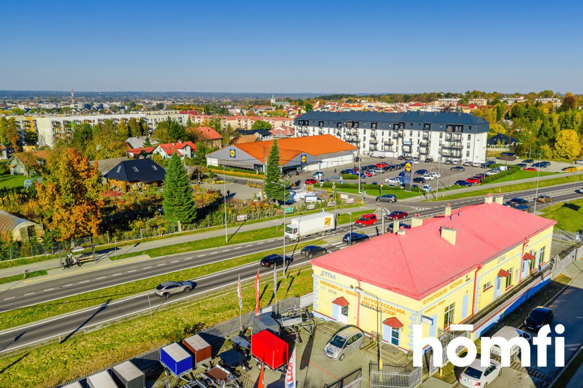 Budynek handlowo-usługowy 292 m²| Parking - Widok 5