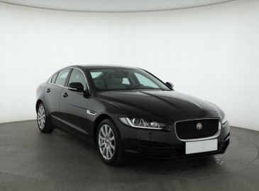 Jaguar XE I , Salon Polska, Serwis ASO, 180 KM, Automat, Skóra, Navi,