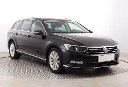 Volkswagen Passat B8 , Skóra, Navi, Klimatronic, Tempomat, Parktronic,