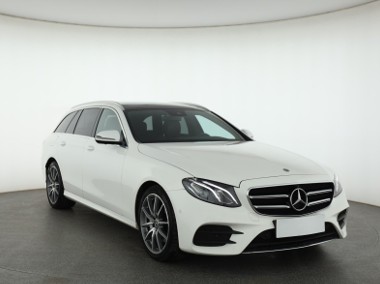 Mercedes-Benz Klasa E , Salon Polska, 194 KM, Automat, VAT 23%, Skóra, Navi,-1
