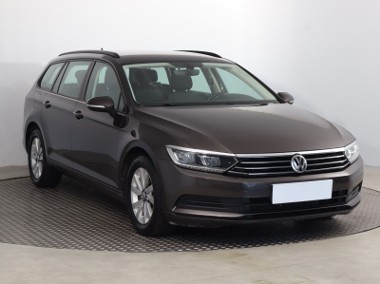 Volkswagen Passat B8 , Salon Polska, Navi, Klimatronic, Tempomat, Parktronic-1